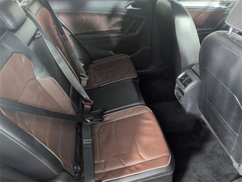 Used 2022 Volkswagen Tiguan SEL R-Line image 30