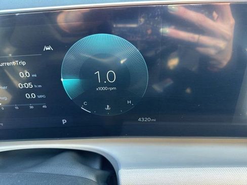 Used 2025 Hyundai Tucson Limited image 22