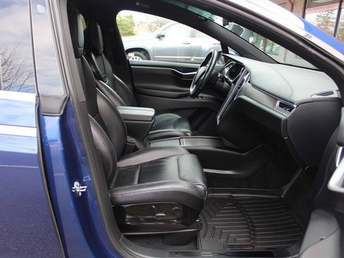 Used 2016 Tesla Model X 90D image 33