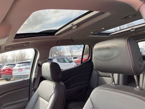 Used 2023 GMC Acadia SLT w/ Preferred Package AWD/4WD image 15