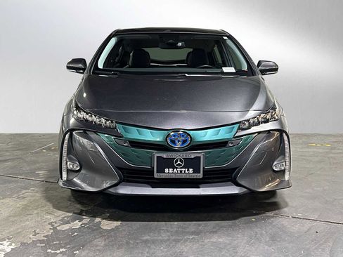 Used 2017 Toyota Prius Prime Premium image 8