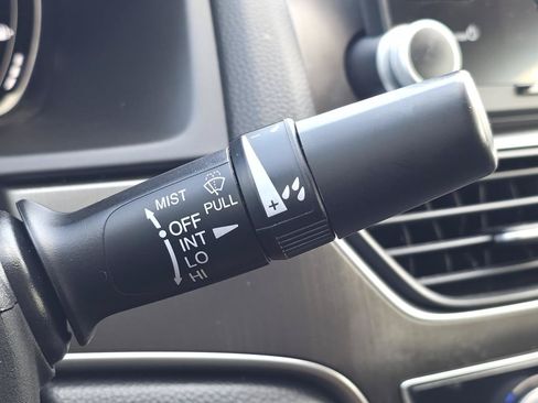 Used 2018 Honda Accord LX image 27