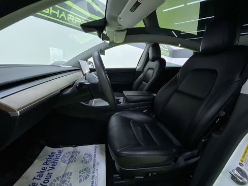 Used 2022 Tesla Model Y Long Range image 16