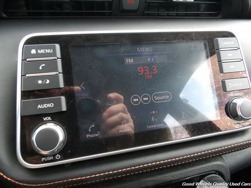 Used 2020 Nissan Kicks SR FWD image 18
