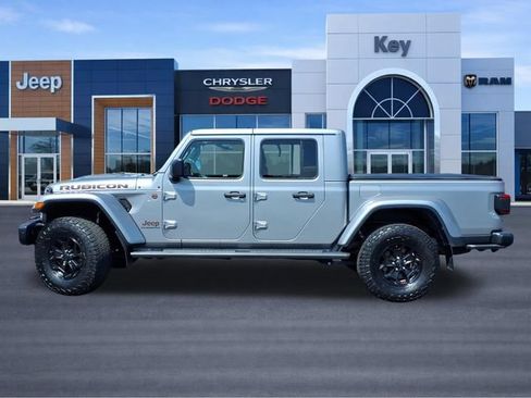 Used 2020 Jeep Gladiator Rubicon AWD/4WD image 2