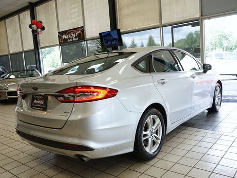 Used 2018 Ford Fusion SE w/ Fusion SE Technology Package FWD image 17