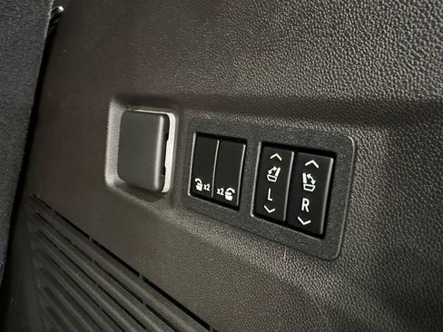 Used 2021 Chevrolet Tahoe High Country image 7