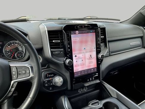 Used 2025 RAM 1500 Laramie AWD/4WD image 12