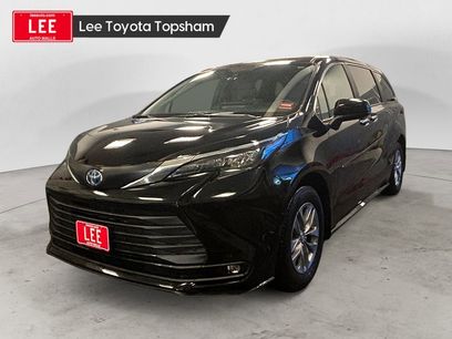 Used 2025 Toyota Sienna XLE