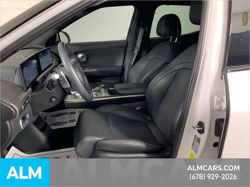 Used 2023 Genesis GV60 Advanced image 18