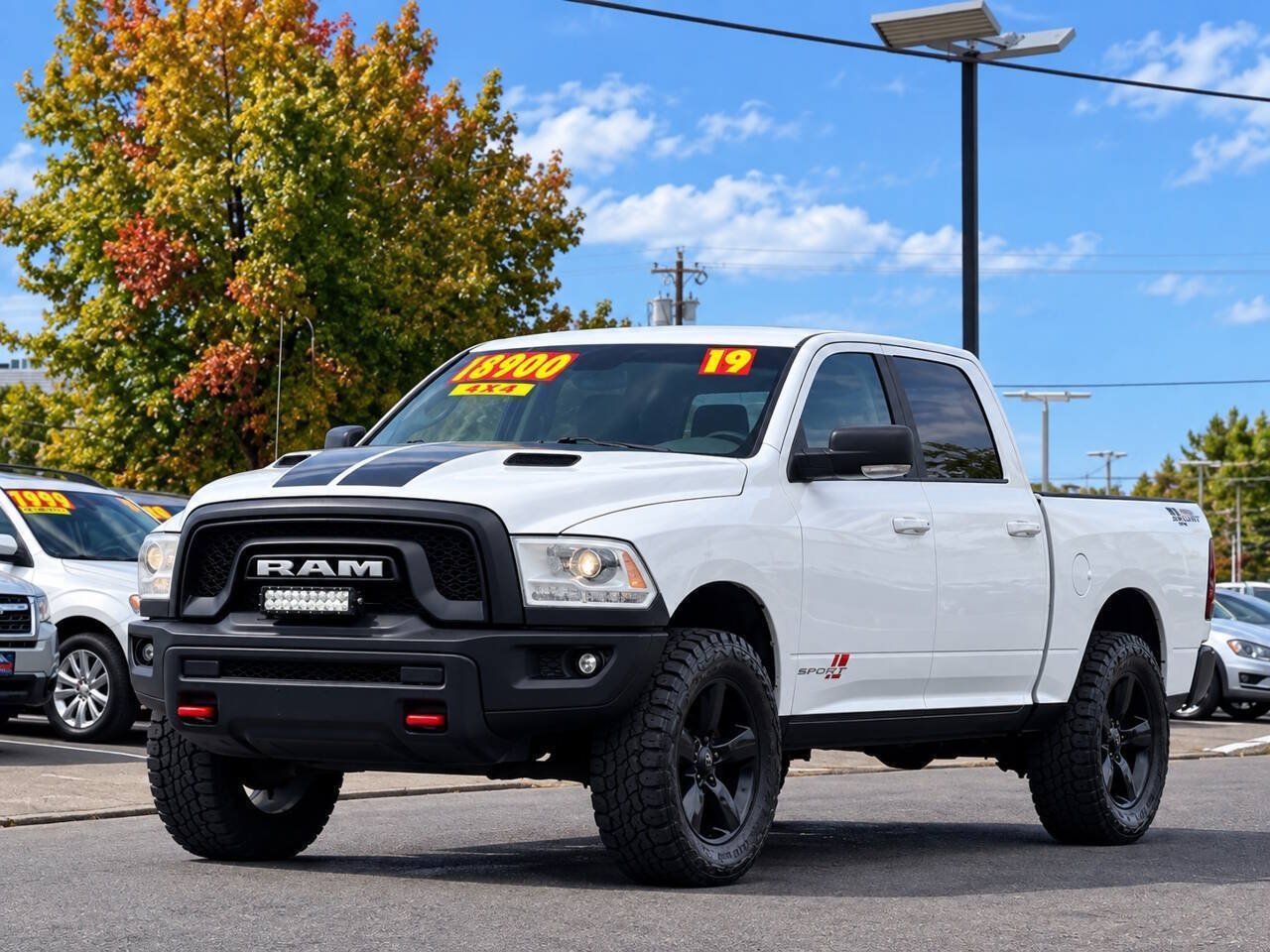 Used 2019 RAM 1500 Warlock AWD/4WD image 4