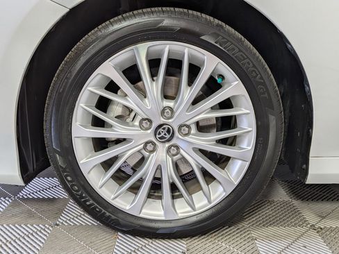 Used 2020 Toyota Camry XLE FWD image 30