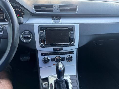 Used 2013 Volkswagen CC Sport FWD image 12