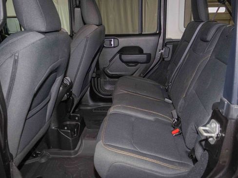 Used 2024 Jeep Wrangler Sport S image 15