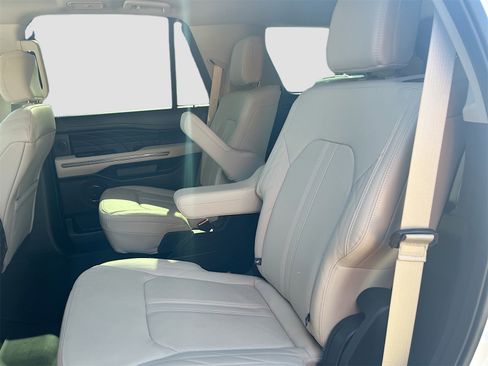 Used 2023 Ford Expedition Platinum image 26