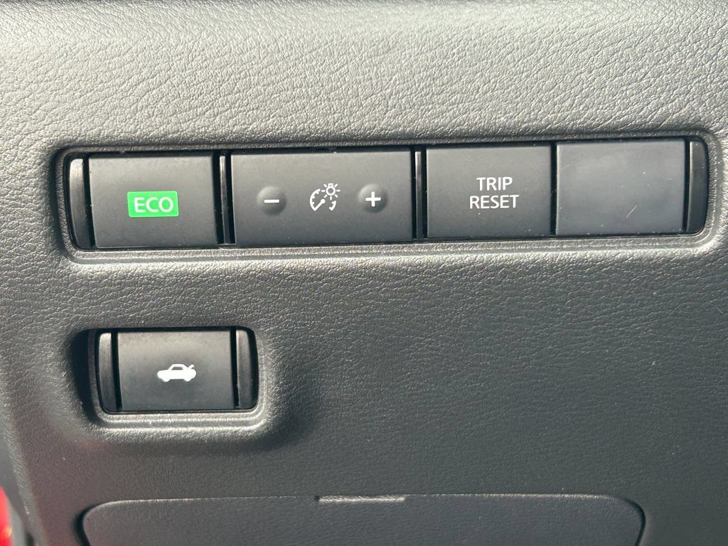 Used 2020 Nissan Sentra SR FWD image 24
