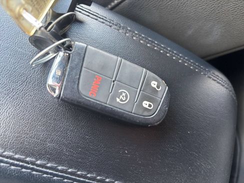 Used 2025 Jeep Compass Limited AWD/4WD image 25