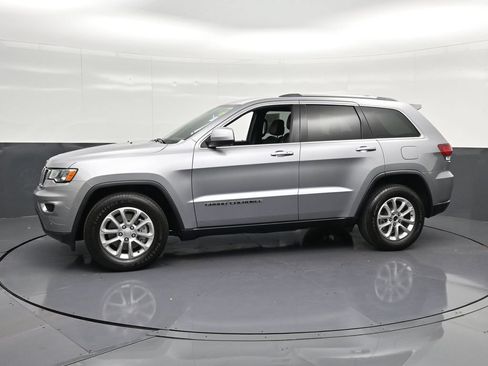 Used 2021 Jeep Grand Cherokee Laredo RWD image 5