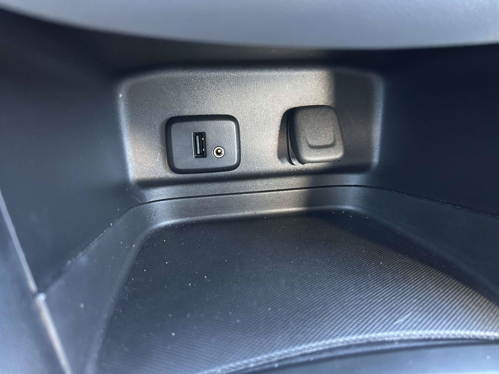Used 2018 Chevrolet Equinox LS FWD image 20