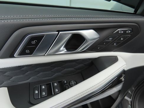 Used 2026 BMW X6 M Competition w/ Executive Package image 23