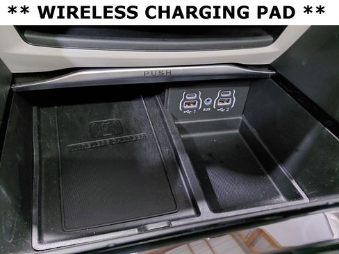 Certified 2024 Chrysler Pacifica Limited image 8