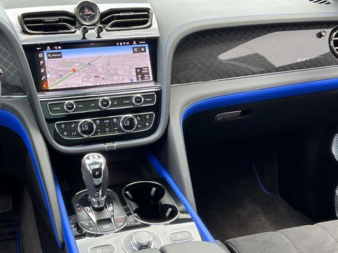 Certified 2025 Bentley Bentayga image 30
