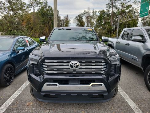 Used 2024 Toyota Tacoma Limited image 2