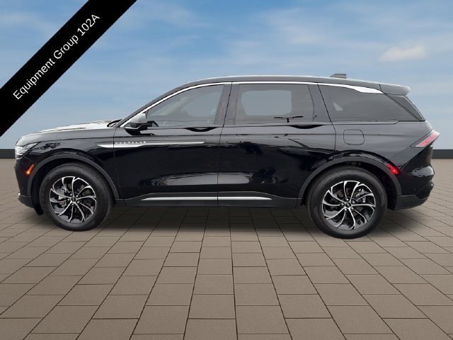 Used 2024 Lincoln Nautilus Premier w/ Equipment Group 102A AWD/4WD image 3