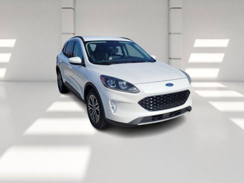 Used 2020 Ford Escape SEL image 3