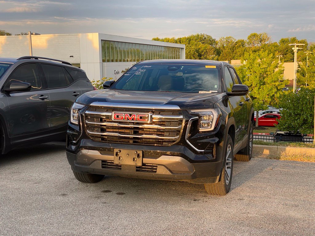 Used 2026 GMC Terrain Elevation AWD/4WD image 3