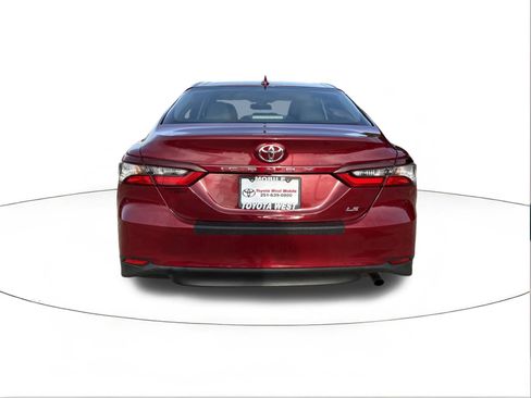 Used 2022 Toyota Camry LE FWD image 4