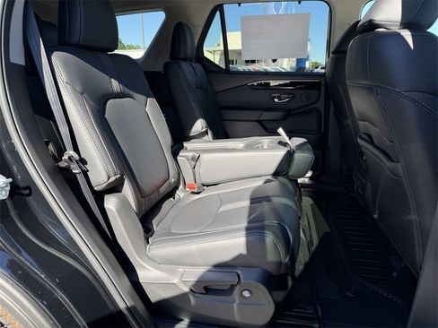 New 2025 Honda Pilot Touring image 17