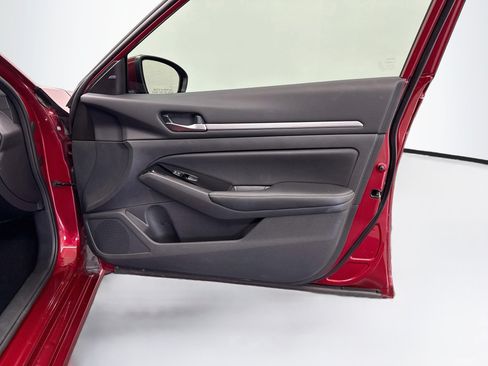 Used 2023 Nissan Altima 2.5 SV FWD image 31