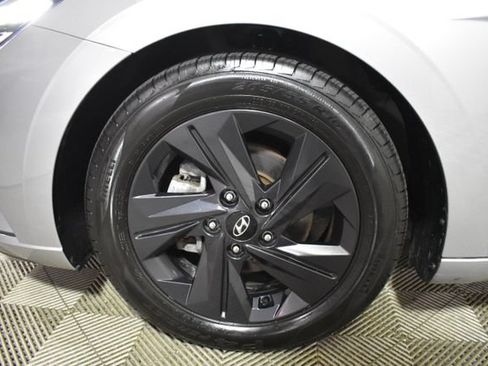 Used 2022 Hyundai Elantra SEL w/ Preferred Accessory Package FWD image 39