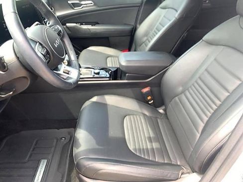 Used 2025 Kia Sportage SX image 20