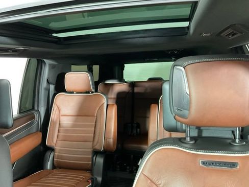 Used 2023 GMC Yukon XL Denali Ultimate AWD/4WD image 40