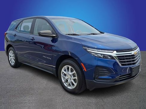 Used 2022 Chevrolet Equinox LS AWD/4WD image 3