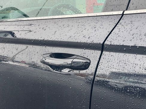 Certified 2022 Volkswagen Taos SE w/ Panoramic Sunroof Package image 30