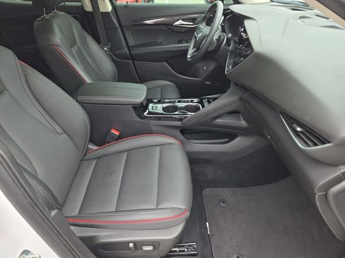 Used 2022 Buick Envision Essence w/ Technology Package I image 17