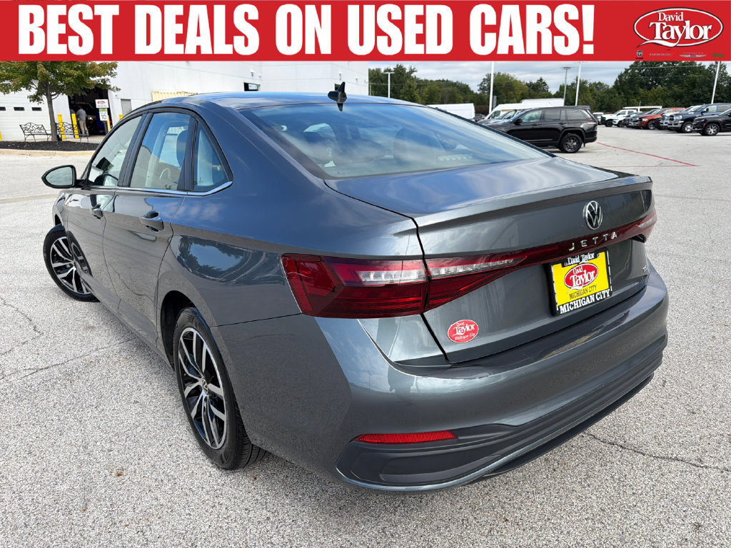 Used 2025 Volkswagen Jetta SE FWD image 6