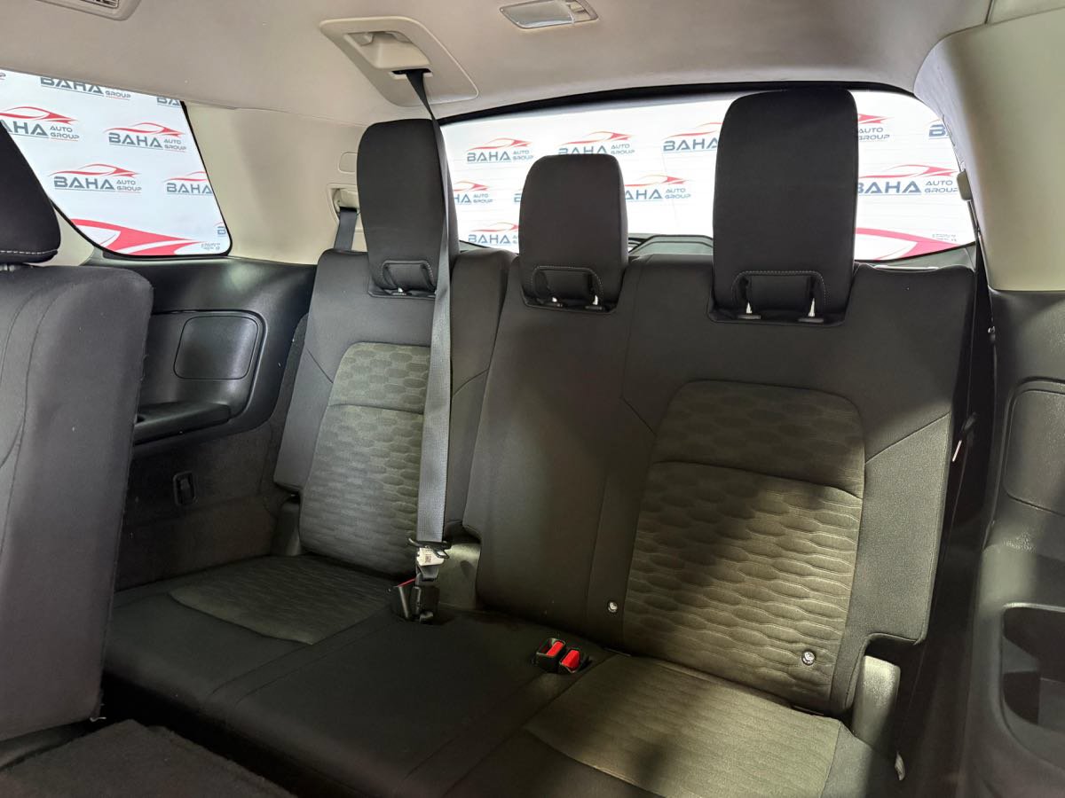 Used 2024 Nissan Pathfinder S AWD/4WD image 39