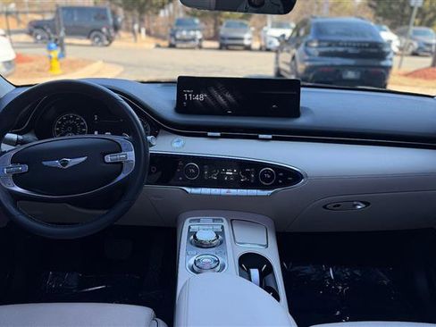 Used 2022 Genesis GV70 2.5T w/ Advanced Package image 27