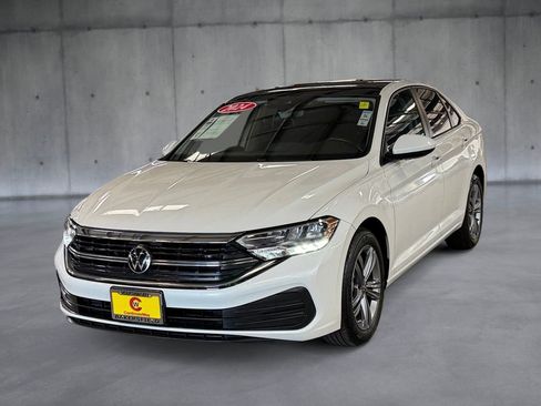 Used 2024 Volkswagen Jetta SE w/ Panoramic Sunroof Package FWD image 1