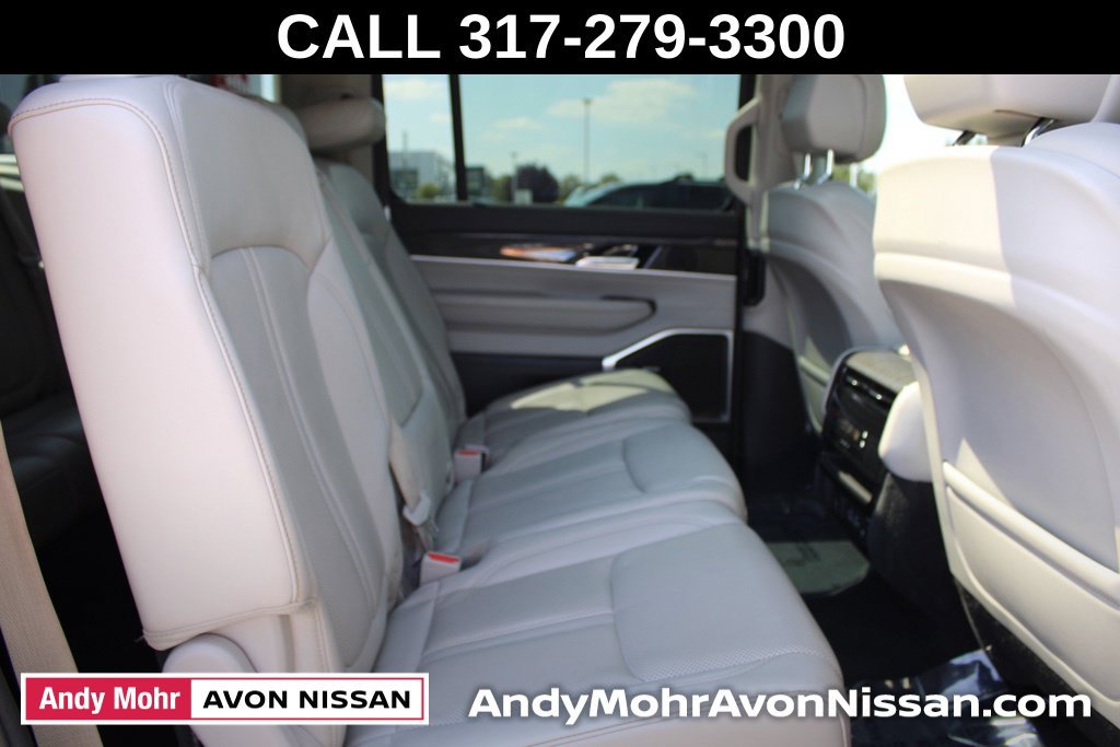 Used 2022 Jeep Wagoneer Series II w/ Premium Group I AWD/4WD image 22