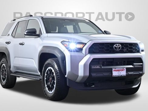 Used 2025 Toyota 4Runner TRD Off-Road AWD/4WD image 4