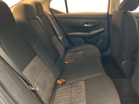 Used 2022 Nissan Sentra SR w/ Electronics Package FWD image 19