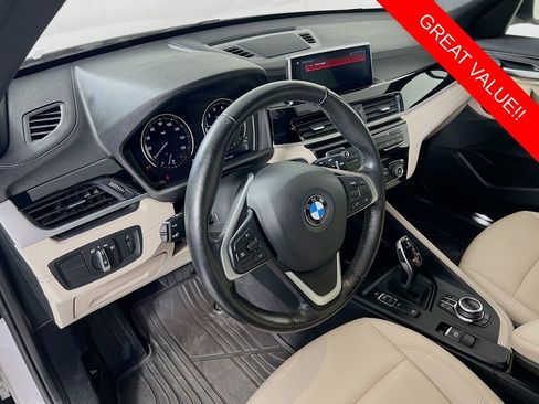 Used 2022 BMW X1 xDrive28i AWD/4WD image 9