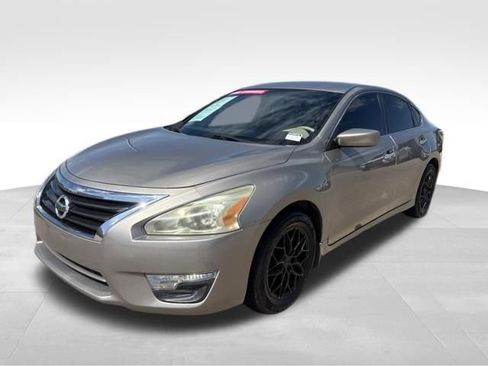 Used 2015 Nissan Altima 2.5 S w/ Power Driver Seat Package FWD image 6