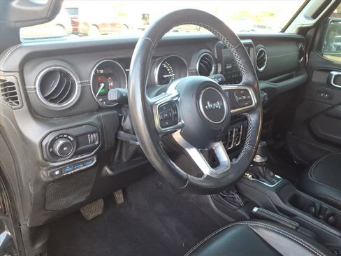 Used 2023 Jeep Wrangler Sahara w/ Cold Weather Group image 14