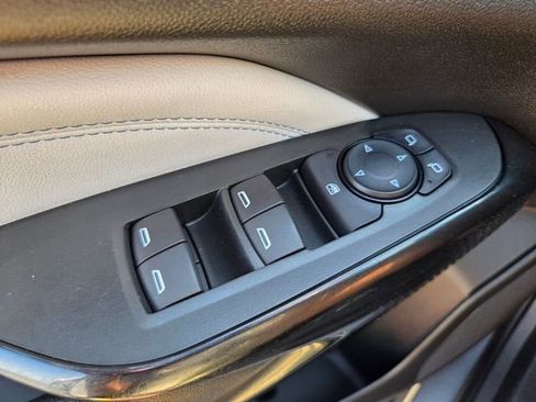 Used 2024 Chevrolet Trax LT FWD image 30